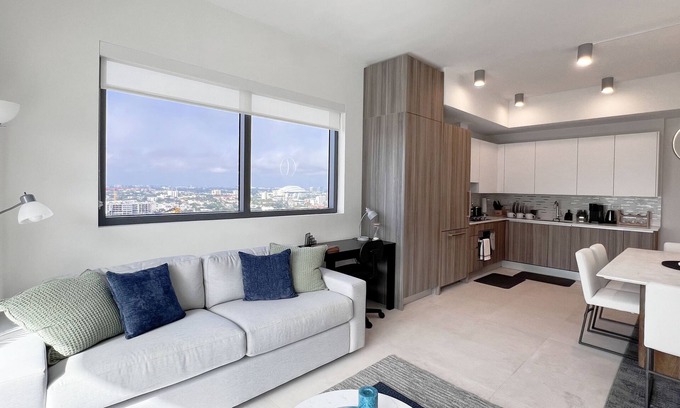 East Little Havana Apartment | New Luxury 1/1 BR Apartment in Brickell with Parking