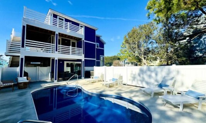 Monteray Shores House | *New* Luxury,Heated Pool,HotTub,GameRoom,Elevator