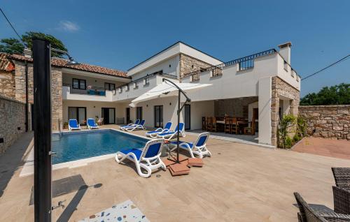 Sveti Filip i Jakov Villa | NEW! Luxury Stone Villa Sokol with large pool in Gornje Raštane