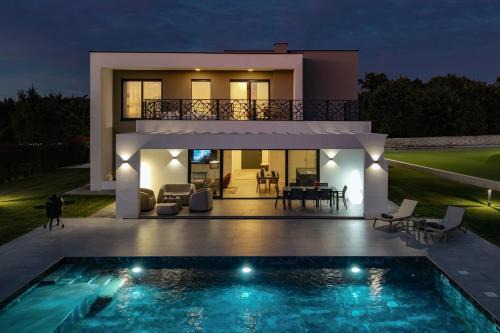 Butkovici Villa | New! Luxury Villa Epic 4 & 5 two heated pool 50 m2