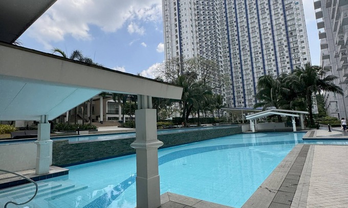 Bago Bantay Condo | New, modern and clean, family friendly condo