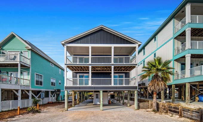 Gulf Shores House | NEW - Ocean View, Heated Pool, Beach, Sleeps 18, Fully Loaded