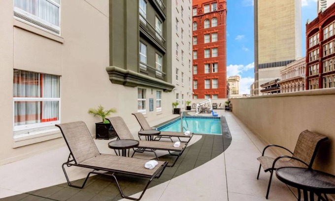 Central Business District Hotel | New Orleans Downtown Stay w/Outdoor Pool | Minutes Bourbon Street & Jackson Sq