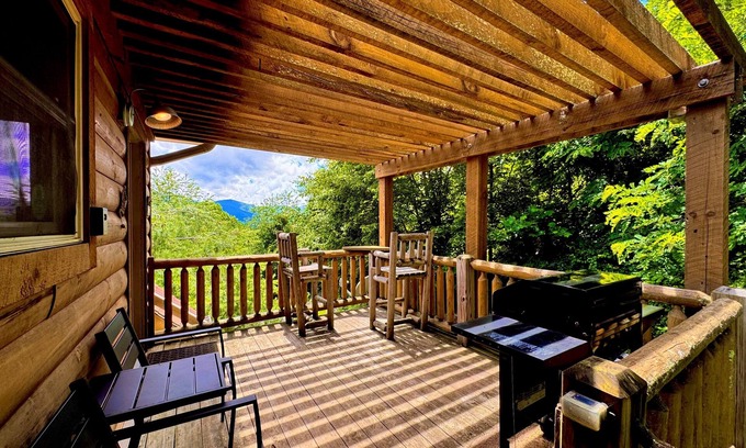 Waynesville Cottage | *New Pet-Friendly Getaway | Views & Fire Pit