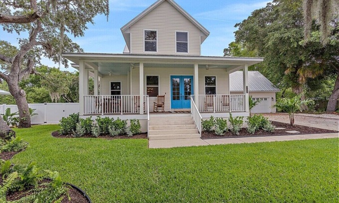 Bradenton House | NEW! READY TO HOST, POOL, FIREPIT, OUTDOOR GAMES