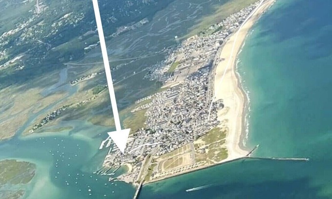 Hampton Condo | ⛱ NEW RENTAL being offered for 3 summer weeks only. 539 short 👣 to 🌊