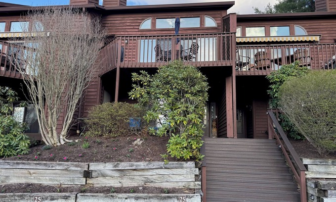 McHenry Condo | New rental-Charming 3 bedroom with lake & mountain views/access and indoor pool!