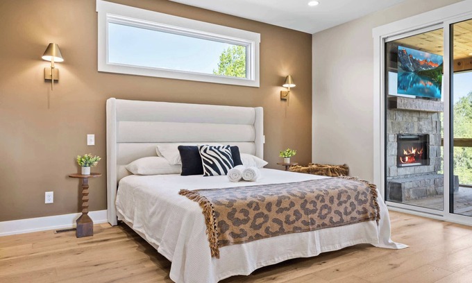 Clarkson House | NEW! Spacious Getaway w/Games & Yard | Nolin Lake