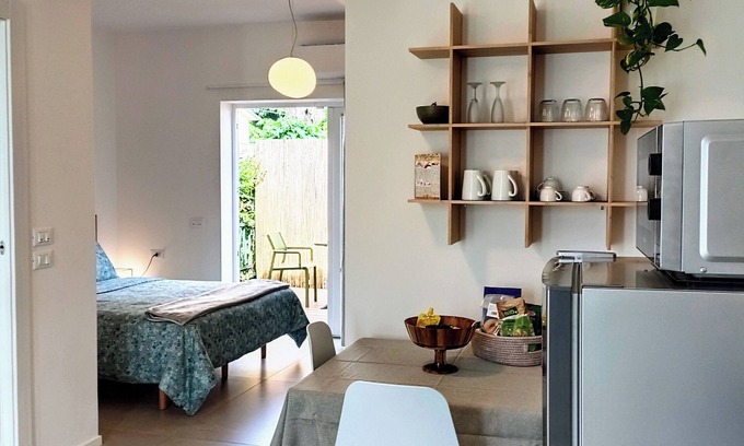 Oriago Apartment | New Studio Apt, Bus 10m + Parking Spot!