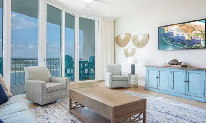 Orange Beach East Condo | NEW TO RENTAL! PENTHOUSE 2 BED 2 BATH STUNNING UNIT!