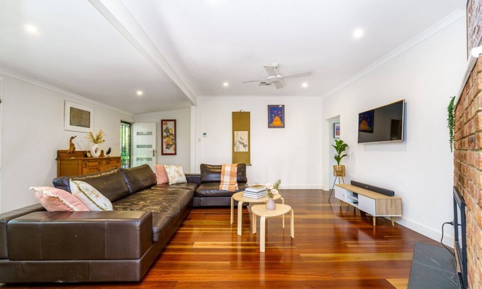 Pialligo House | New to VRBO: Garden Precinct 3BR, Walking distance to Airport