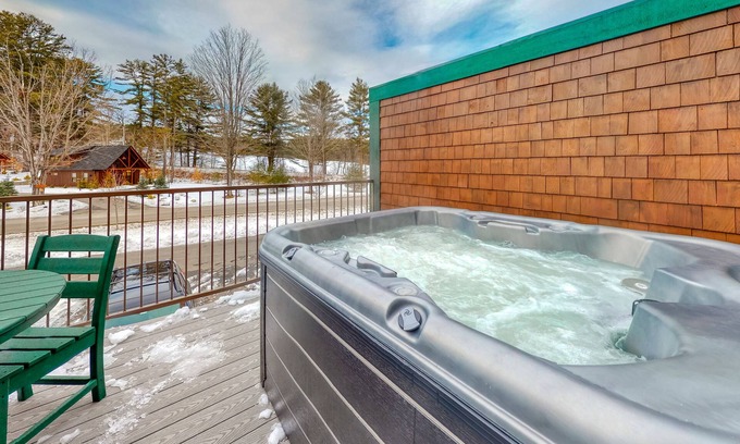 Cranmore Birches House | New townhome w/private hot tub, game room, AC & fireplace - steps to Cranmore