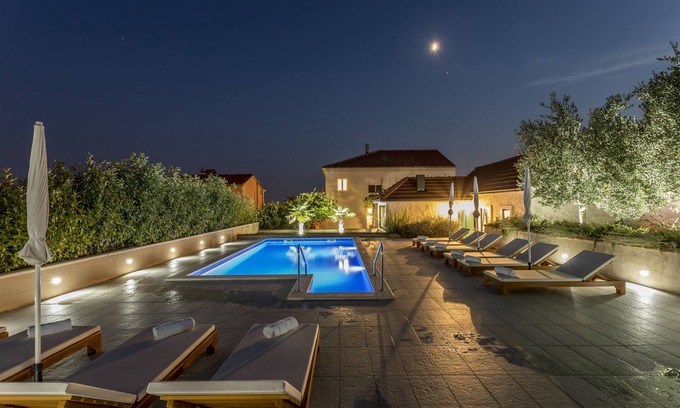 Stobrec Villa | New Villa in Split with private pool and panoramic views of the sea