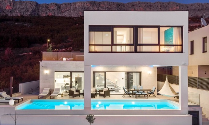 Jesenice Villa | NEW! Villa Lemon with heated infinity Pool, a Hot tub, a Cinema room, sea views, 6 pax
