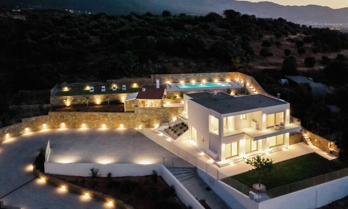 Sissi Villa | New villa Tetragon 2021