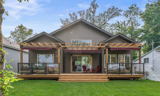 Dunnottar Cabin | New Waterfront Luxury Cabin on Lake Winnipeg