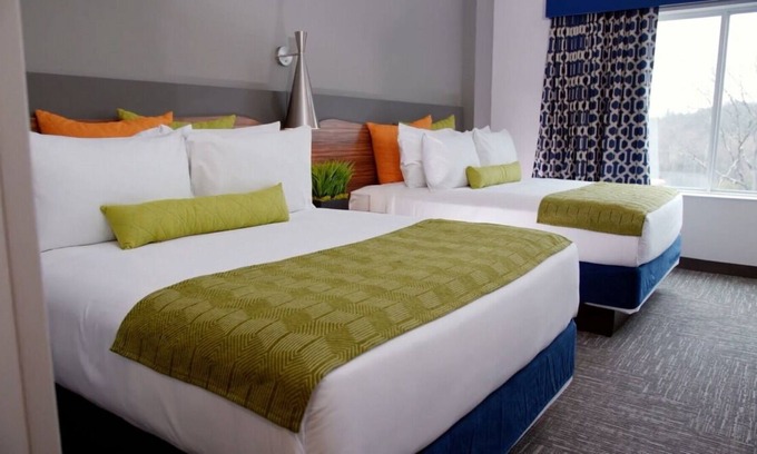 Circleville Resort | New York Getaway Starts Here! 4 Spacious Units w/ Waterpark Access! Free Parking