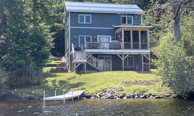 Union House | Newer Construction waterfront house with AC and WiFi in Barnstead