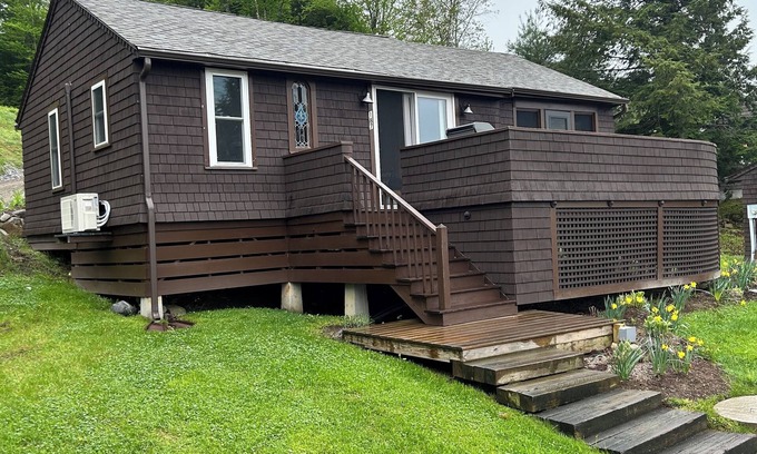 Bristol Cottage | Newfound Lake, Bristol NH Lakefront Cottage