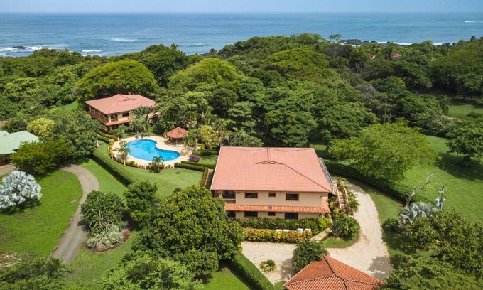 Junquillal Condo | Newley renovated 2BR condo with pool near beach - Villa Pacificon