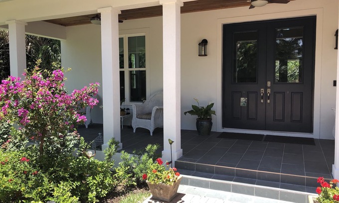 Hobe Sound House | Newly Built Florida Cottage Style Homen Private and welcoming close to beach!