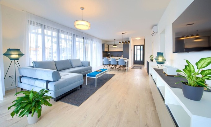 Milcetici Apartment | Newly furnished vacation apartment in Malinska with a furnished terrace