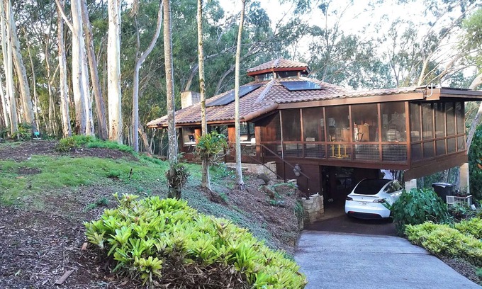 Mililani House | NEWLY LISTED: Secluded Tree House Hideaway 2-bedroom duplex in Honolulu!