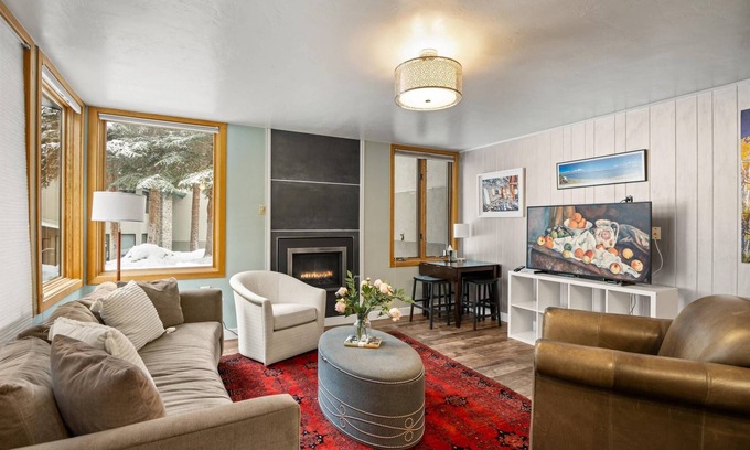 Snowmass Village Condo | Newly Listed! Easy Access To Snowmass Base Village Lifts, Shops, Dining. Gas FP, W/D, Pool, HT
