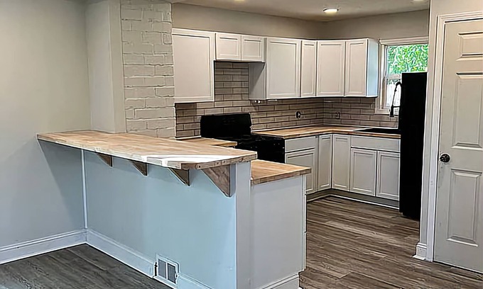 Canton House | Newly remodeled Home 1.6 miles away from the hall of fame. FULLY FURNISHED!