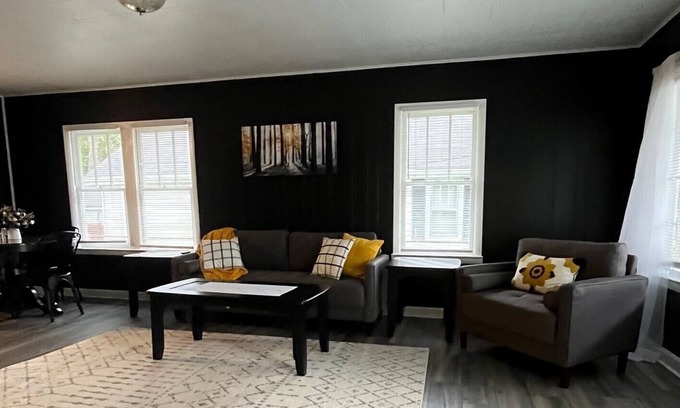 Kingsport House | Newly Remodeled House- Family Friendly- Close to all amenities - Fully stocked -