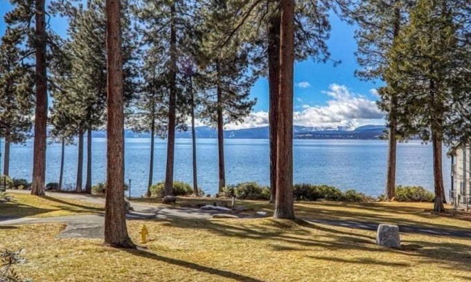 Brockway House | Newly Remodeled Lake-View retreat #21