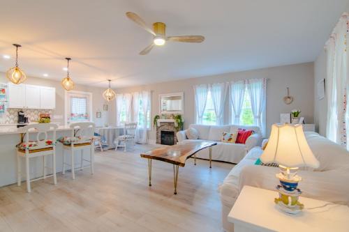 Sparta House | Newly remodeled luxury cottage with mountain views