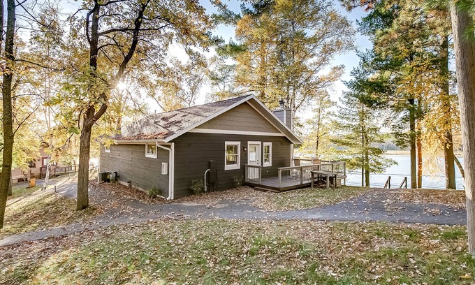 Lake Shore Cottage | Newly Remodeled Resort Cottage on Gull Lake
