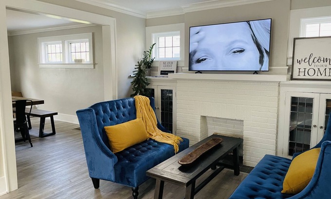 Rochester House | NEWLY RENOVATED home walking distance from Strong Memorial Hospital