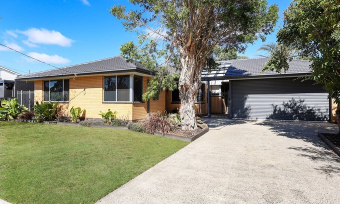 Colac House | Newly Renovated House - Central Location FREE LINEN