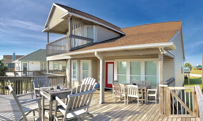 San Luis House | Newly renovated- Panoramic Ocean Views Seconds to the Beach - Sandy Feet Retreat