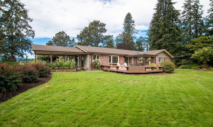 Scholls Other | Newly Renovated! Peaceful Country Farmhouse with Hot Tub and Pool