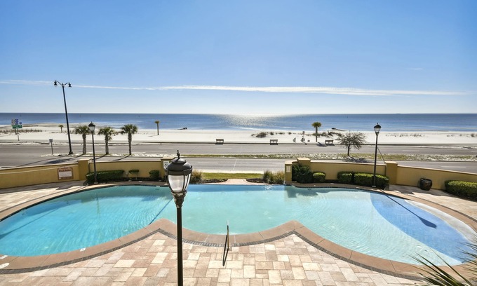Gulfport Condo | Newly Renovated Pool! Enjoy Fall on the Coast.