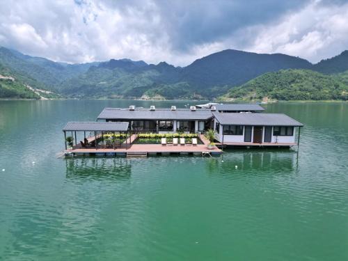 Da Bac Boat Rental | Nhà nổi Seaper Island