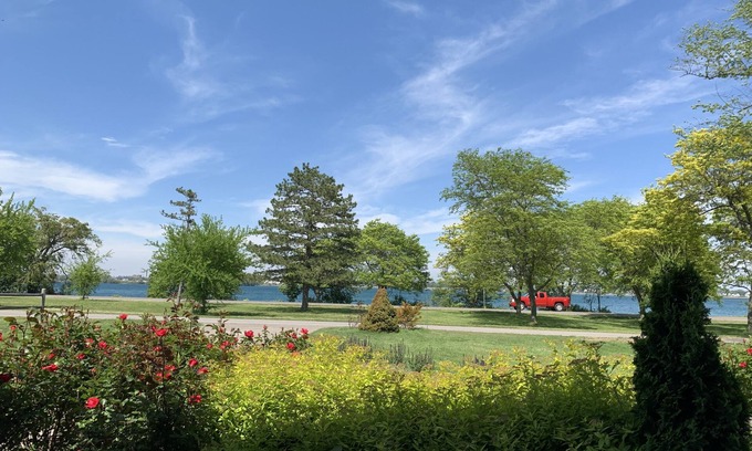 Fort Erie Cottage | Niagara Riverview&Private pool &Hot Tub (6-8)