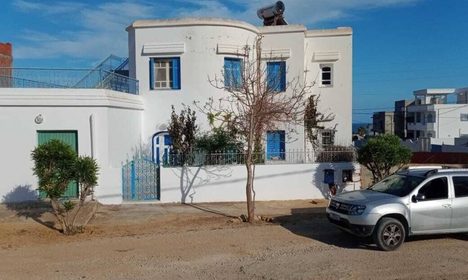 Kelibia House | Nice 3-bedroom house with AC in Al Huwariyah