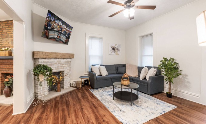 Weinland Park Apartment | Nice 4-bedroom duplex apartment in Columbus