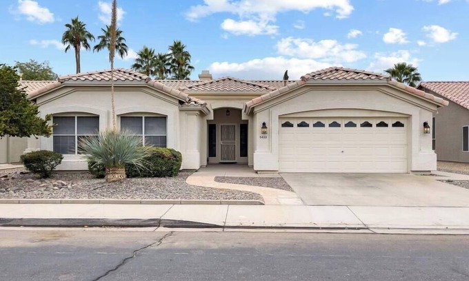 Chandler House | Nice! 5 Bedroom Single-Story Chandler Home