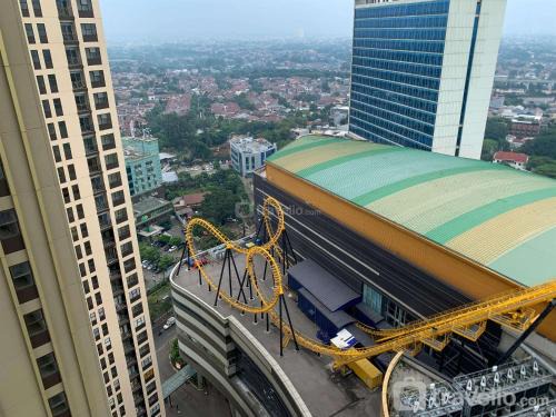 Pinang Apartment | Nice and Comfort 2BR at Transpark Cibubur Apartment By Travelio