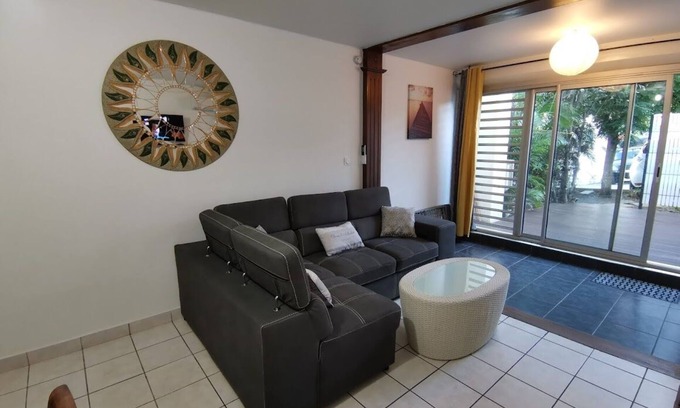 Carosse Apartment | Nice apartment close to the beach and town center (Lockaze)