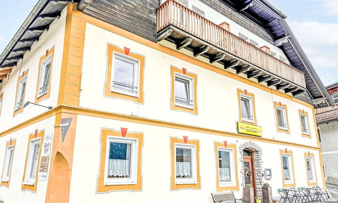 Sankt Martin Apartment | Nice apartment for 4 guests with WIFI, TV and pets allowed