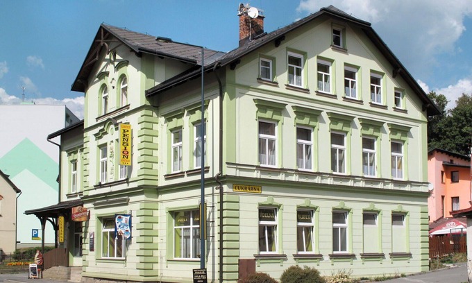 Desna Apartment | Nice apartment for 4 people with hot tub, WIFI, TV and pets allowed