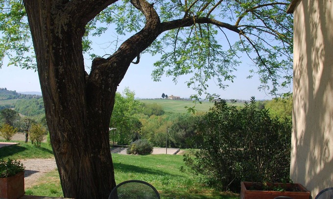 Castelfiorentino Villa | Nice apartment in villa for 4 guests with pool, WIFI and panoramic view, close to San Gimignano