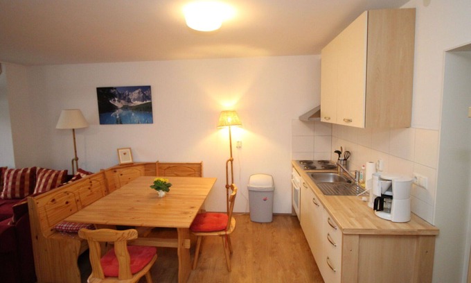 Muhldorf Apartment | Nice apartment for 8 people with WIFI, TV and balcony