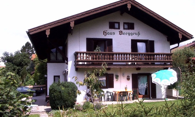 Vordermiesenbach Apartment | Nice apartment at ground level in Ruhpolding, children and pets are welcome